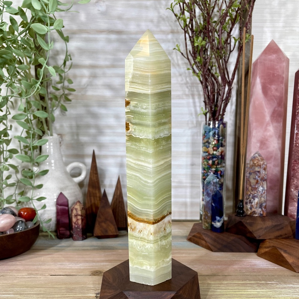 0571 Green Chalcedony Onyx Crystal Tower - Large 8-3/4 Inches Tall